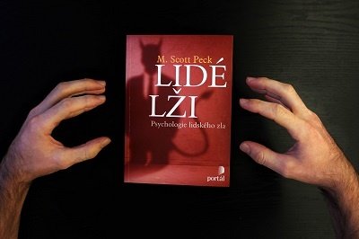 Lidé lži