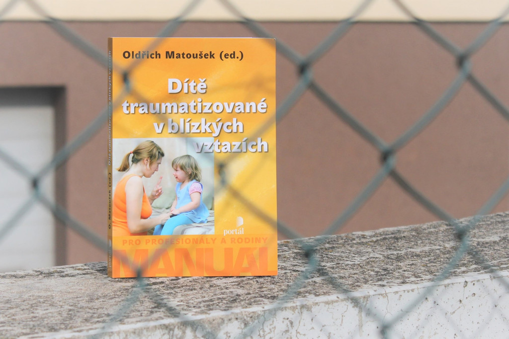 Přehled psychoterapeutických technik pro práci s dětmi a rodinou Caby, Filip; Caby, Andrea