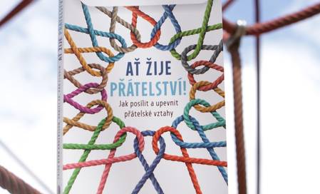 Ať žije přátelství!