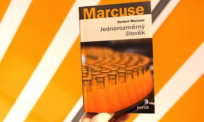 Jednorozměrný člověk - aneb jak konzumerismus zvítězil