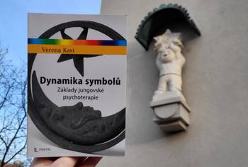 Dynamika symbolů: jak jungovská psychoterapie proměňuje nevědomí v tvořivou sílu