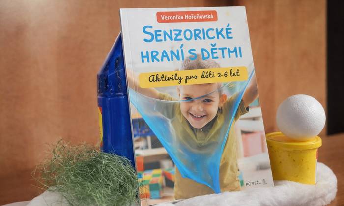Od „ochutnavačů“ po „házeče“: Senzorické hraní s dětmi