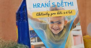 Od „ochutnavačů“ po „házeče“: Senzorické hraní s dětmi