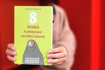 8 kroků k překonání sociální úzkosti pomůže zvládnout obavy z mluvení, hodnocení i odmítnutí