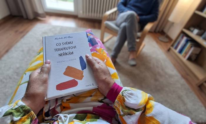 Tři provázané příběhy o tichu, slovech a pravdě v terapii