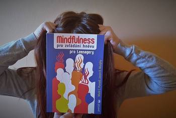 Mindfulness pro zvládání hněvu - nový rádce pro teenagery