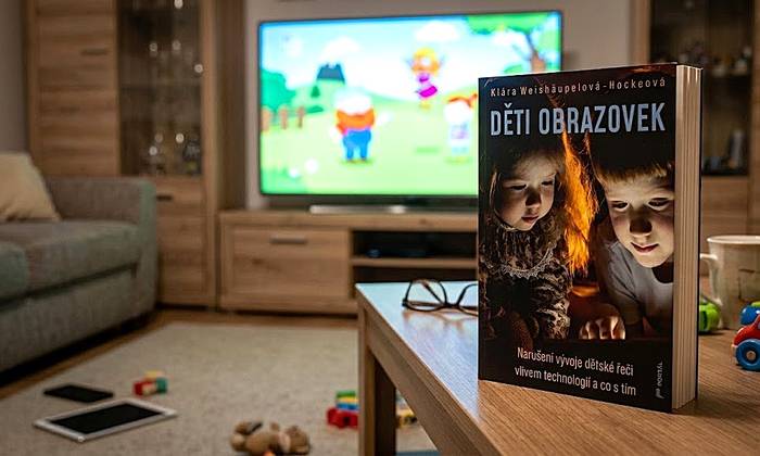 Jaký vliv mají digitální technologie na řečový vývoj nejmenších a proč náprava začíná vypnutím displeje? Odpověď nabízí kniha Děti obrazovek